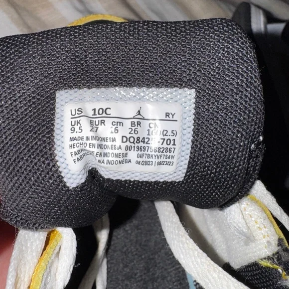 Nike Air Jordan 1 Mid Little Kids Size 10C - Yellow Ochre/Black-White - Picture 7 of 8